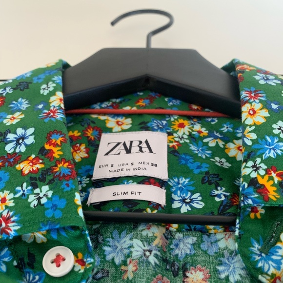 Zara Other - Green Floral Long Sleeve Button up